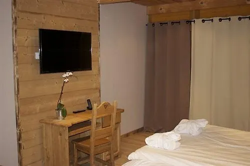 Hotel La Perelle 3*