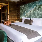 La Perelle Otel